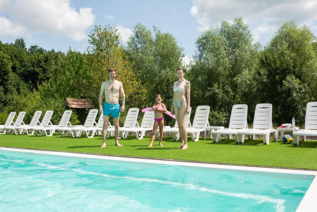 Aquadar Hotel Man'kivka Ngoại thất bức ảnh