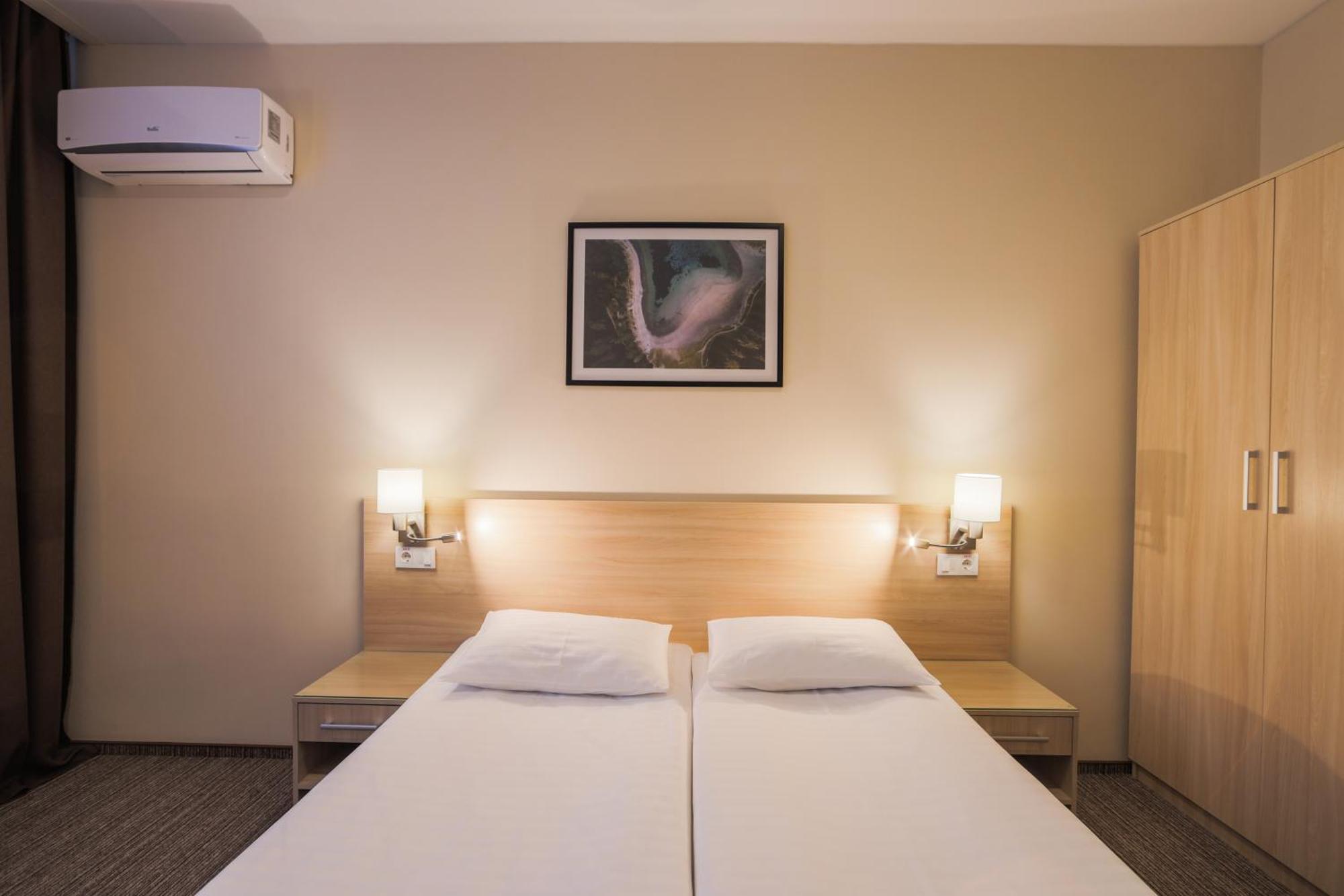 Aquadar Hotel Man'kivka Ngoại thất bức ảnh